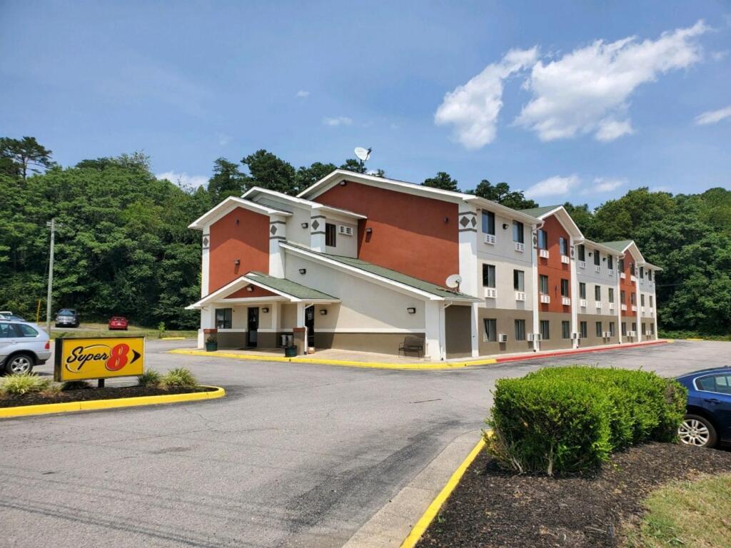 Super 8 By Wyndham Salem Va Motel Exterior photo